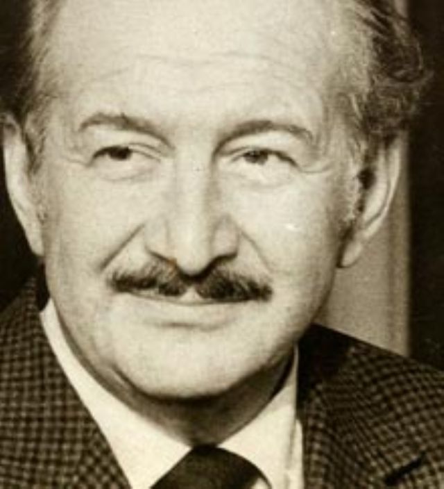 O BÜYÜK BİR SANAT ADAMIYDI...