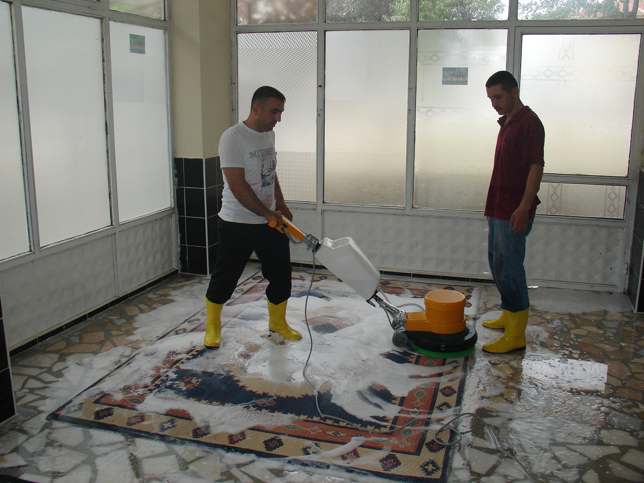 EVİNİZİN PARLAYAN RENGİ TURKUAZ