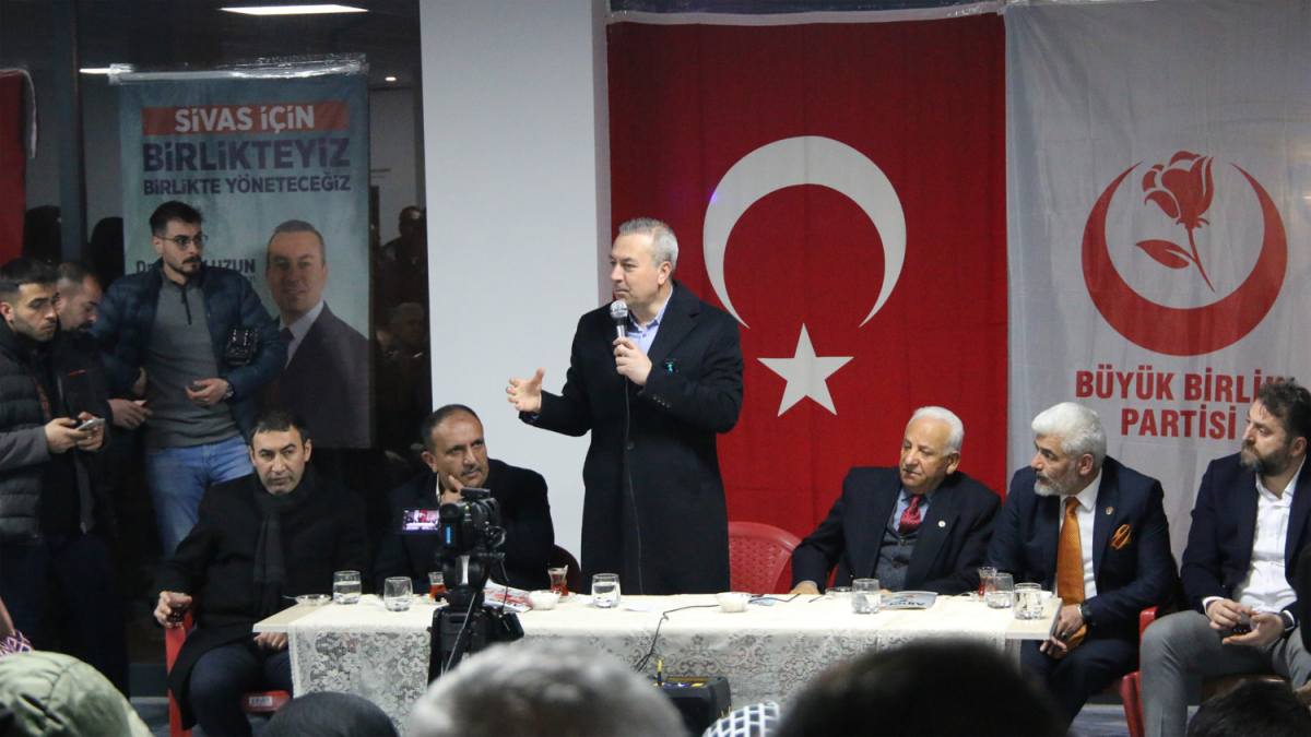 Büyük Birlik Partisi (BBP) Sivas Belediye Başkan Adayı Dr. Adem Uzun, seçim çalışmalarını aralıksız sürdürüyor