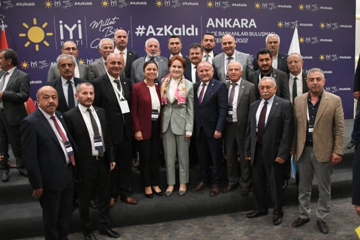 Akşener, partisinin İç Anadolu Bölgesi ilçe başkanlarıyla bir araya geldi