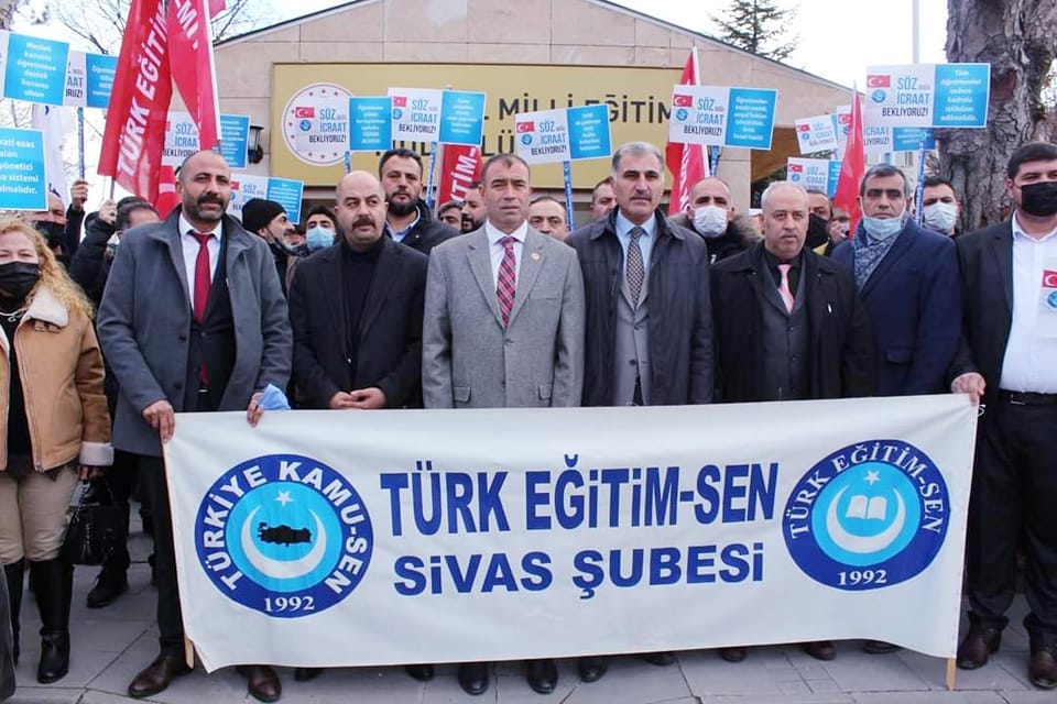 Sivas Türk Eğitim-Sen'den Meslek Kanunu talebi